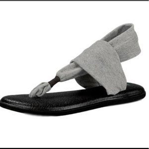 NWOT Samuk yoga sandals
